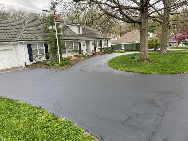 driveway sealcoating in mission hills
