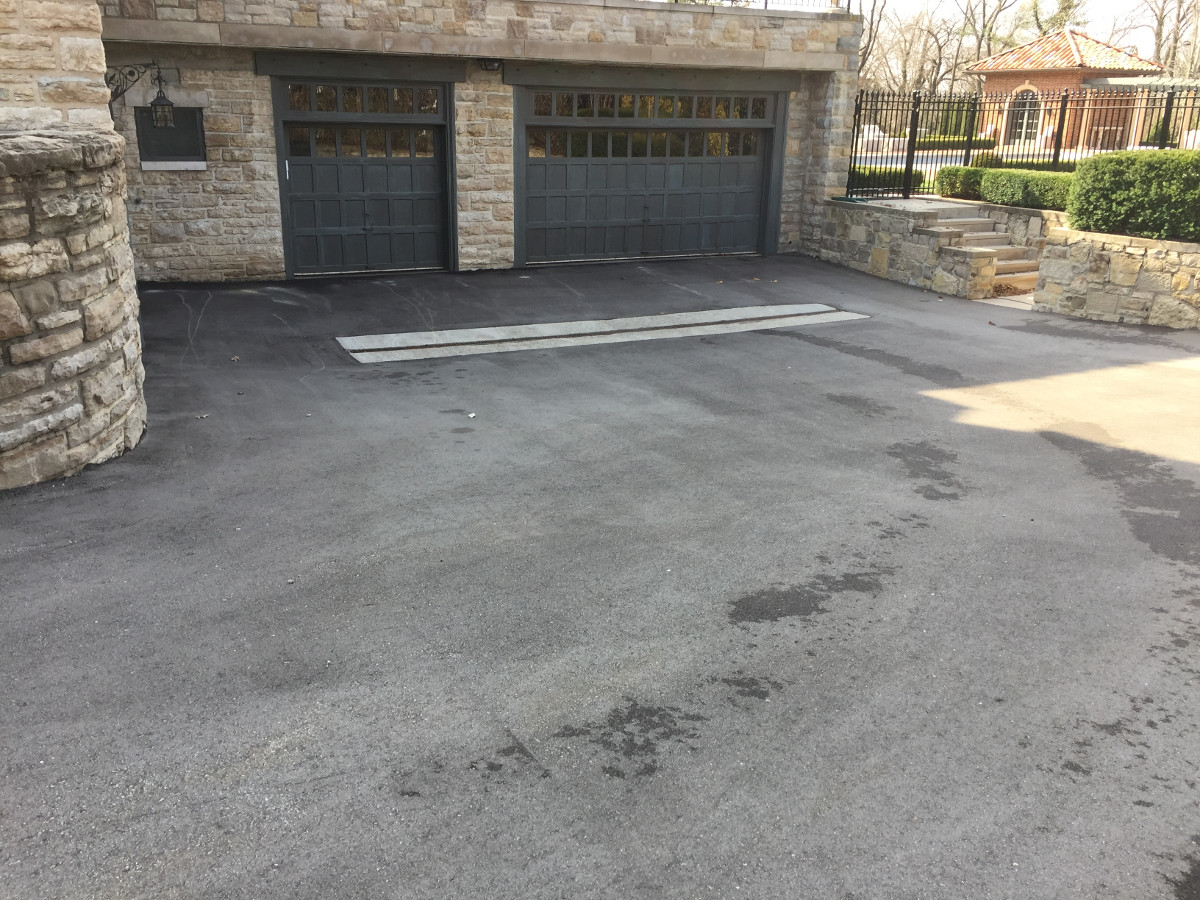 Driveway Sealcoating in KCMO