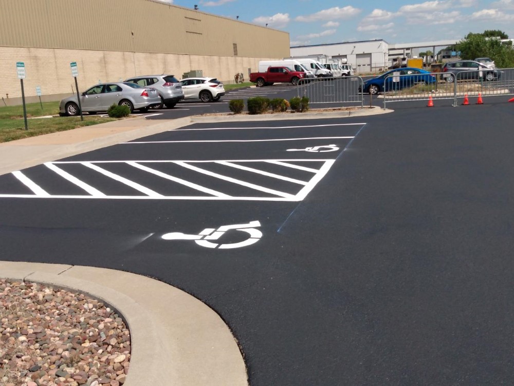 Kansas City Kansas Asphalt Parking Lot Strip and Seal