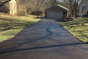 Crack Fill and Sealcoating in Gladstone, MO