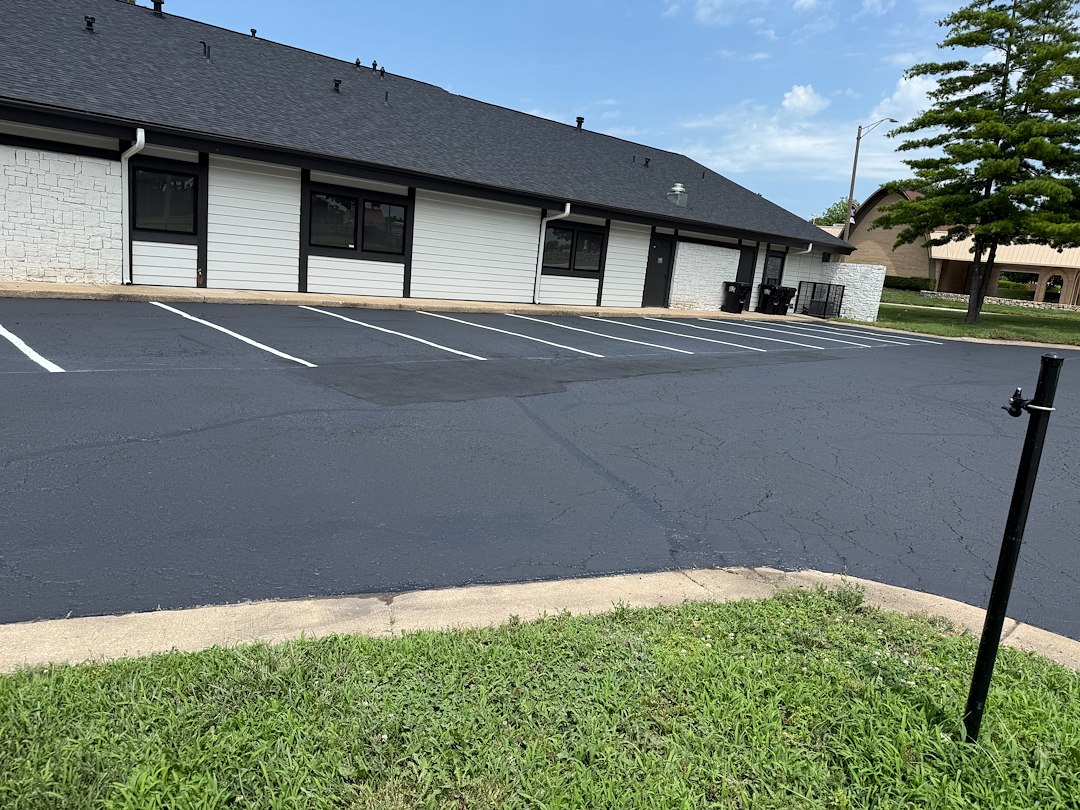 Asphalt Sealcoating & Repair – Independence, MO Thumbnail