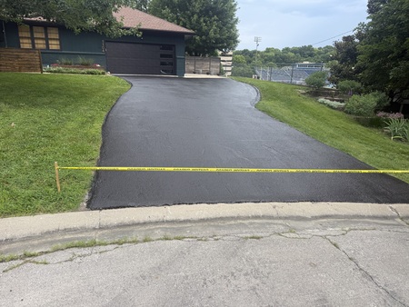 Driveway Sealcoating in Kansas City Missouri
